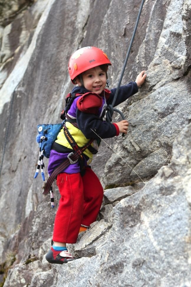 The ultimate guide to kids hiking boots KIDS HIKING BOOTS