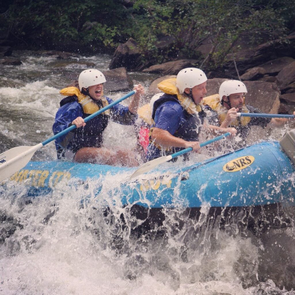 Adventure Lovers’ Guide to White Water Rafting Gatlinburg TN 8aa49a8fd3c63385ada3c6f42785fdd7 003 1024x1024