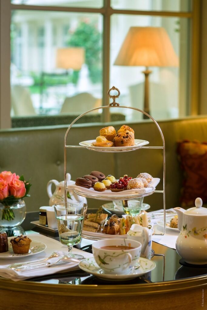 café antonia and bar du bristol001