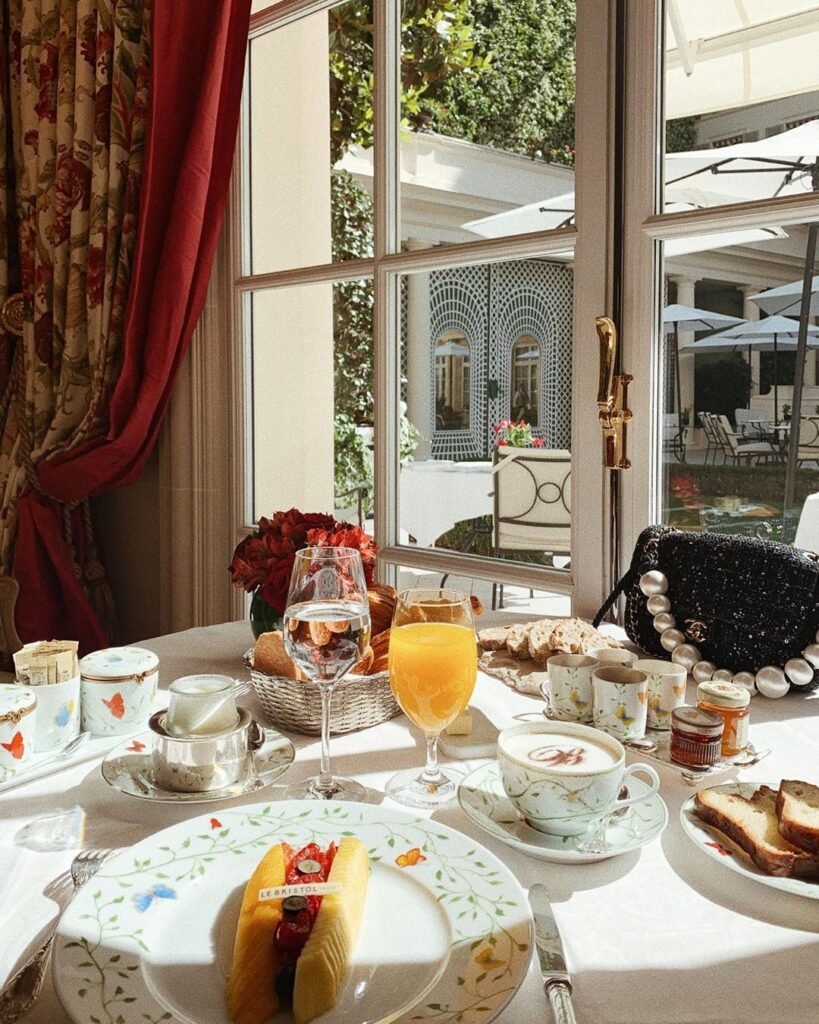 dining at bristol paris01