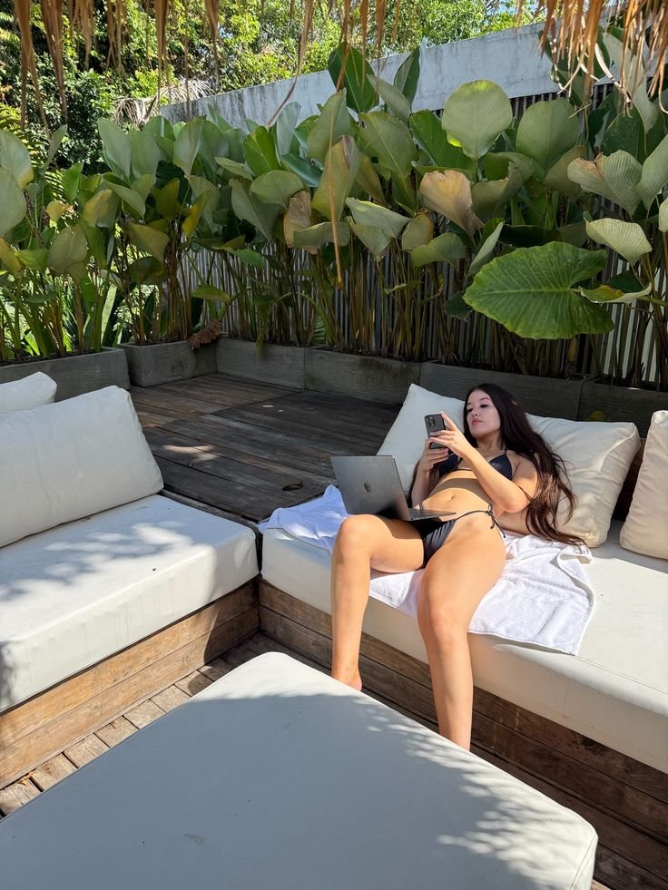 The Nomad Lifestyle: A Complete Guide to Freedom on the Road created with lens buddy